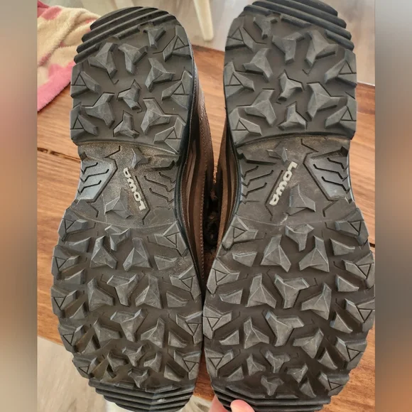 Mens Lowa Gortex hiking shoes - Picture 4 of 5